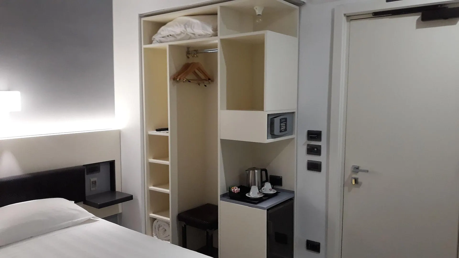 Crosti Hotel Řím 3*,