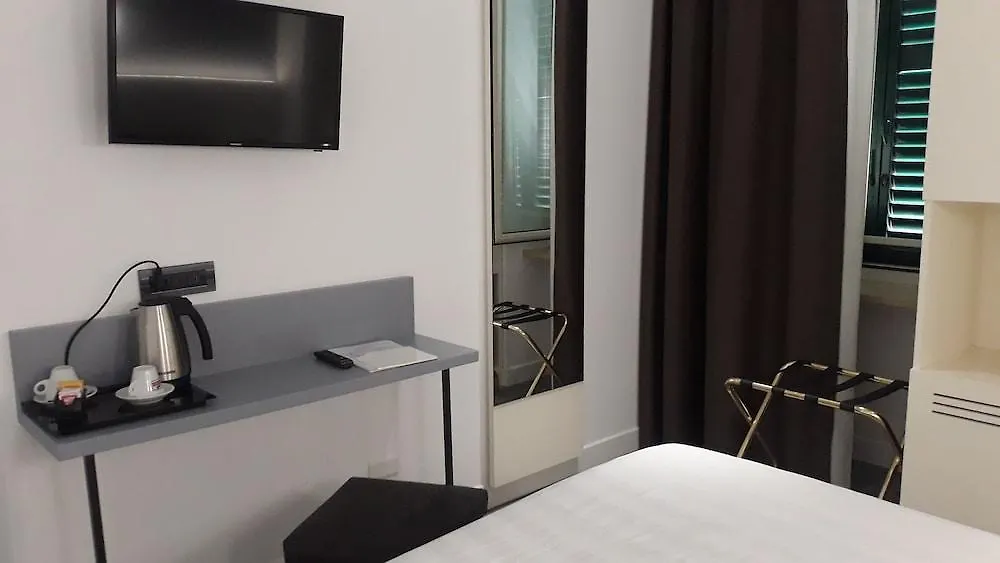 Crosti Hotel Rome